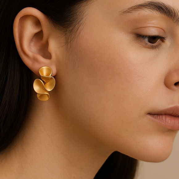 Jewelry - .925 Sterling Silver Minimalist Twisted Flower Stud Gold Earrings (A13)